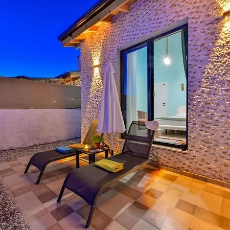 别墅 Ozbi 2-villa With Ootdoor Heated Pool For 4 People In *