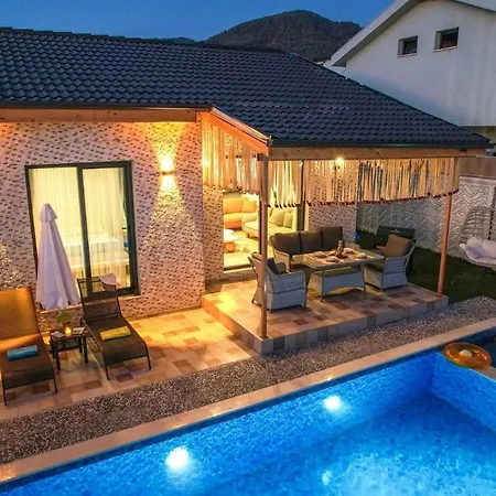 Ozbi 2-villa With Ootdoor Heated Pool For 4 People In * 费特希耶