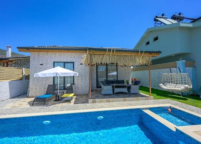 Ozbi 2-villa With Ootdoor Heated Pool For 4 People In Villa Fethiye