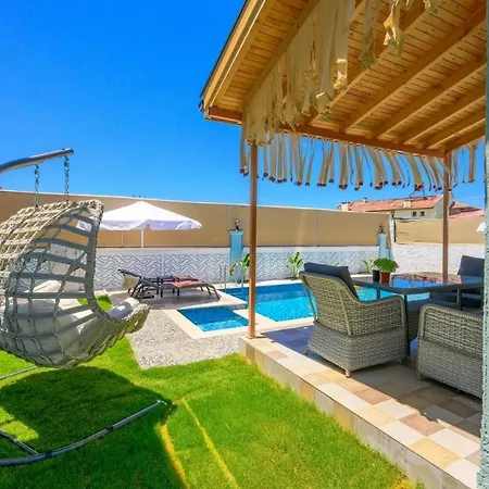 Ozbi 2-villa With Ootdoor Heated Pool For 4 People In וילה
