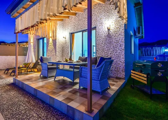 Ozbi 2-villa With Ootdoor Heated Pool For 4 People In فتحية