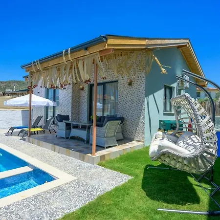 Ozbi 2-villa With Ootdoor Heated Pool For 4 People In