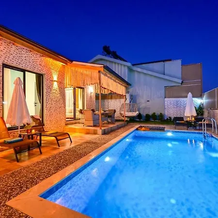 Ozbi 2-villa With Ootdoor Heated Pool For 4 People In * Fethiye