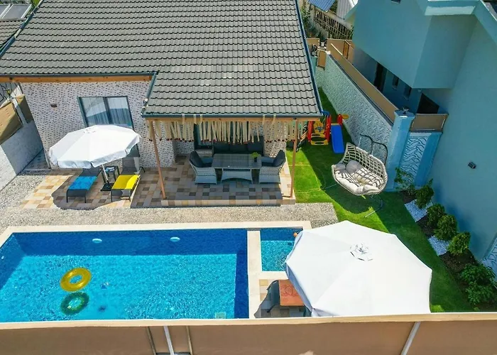 Ozbi 2-villa With Ootdoor Heated Pool For 4 People In
