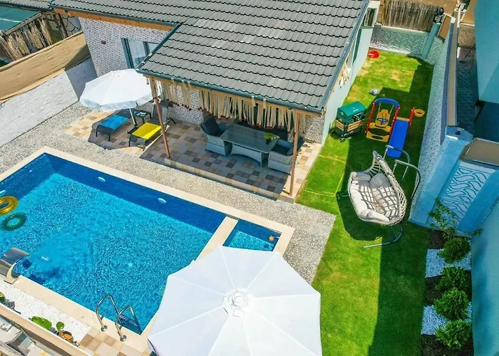 ヴィラ Ozbi 2-villa With Ootdoor Heated Pool For 4 People In フェティエ